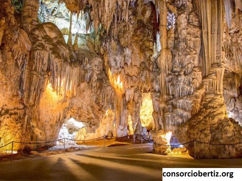 Yuk Berkunjung ke Gua Nerja, Wisata Travel Spanyol di Kota Nerja